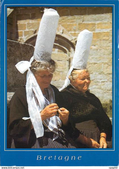 CPSM Costume en Bretagne les Bigoudenes