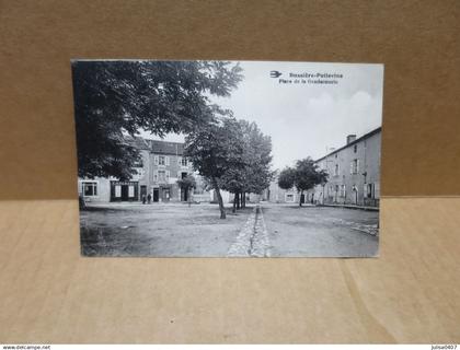 BUSSIERE POITEVINE (87) Place de la Gendarmerie