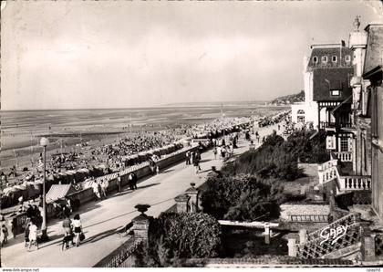 CPM Cabourg La plage