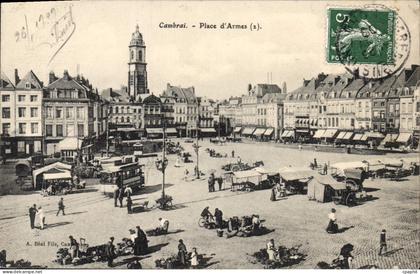 CPA Cambrai Place D'Armes