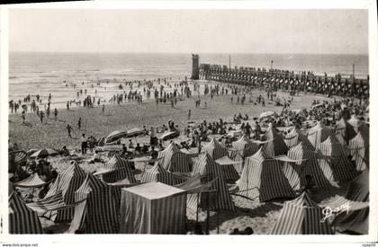 CPA Capbreton La Plage Et La Jetée