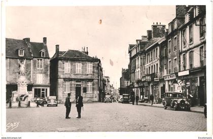 CPA Carte Postale France Carentan Place de la République VM77570