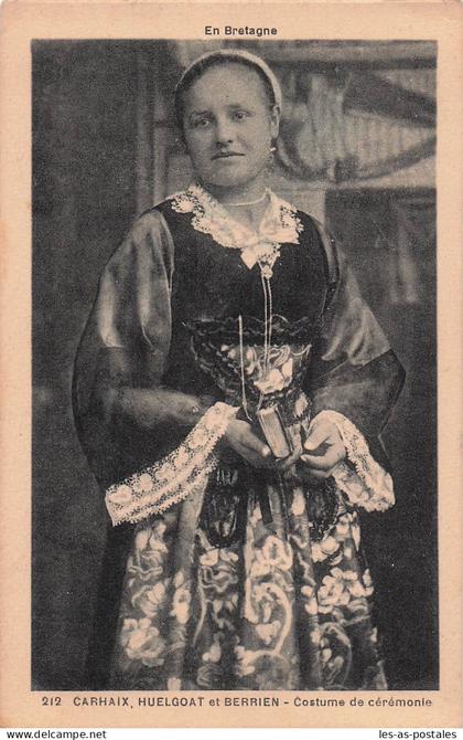 29 CARHAIX PLOUGUER COSTUME DE CEREMONIE