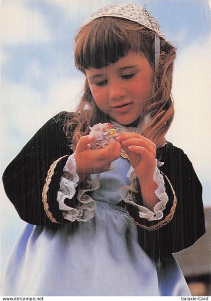 29 CARHAIX PLOUGUER COSTUME TRADITIONNEL