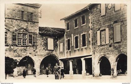 CPSM Castelnau de Montmirail-La place    L4252