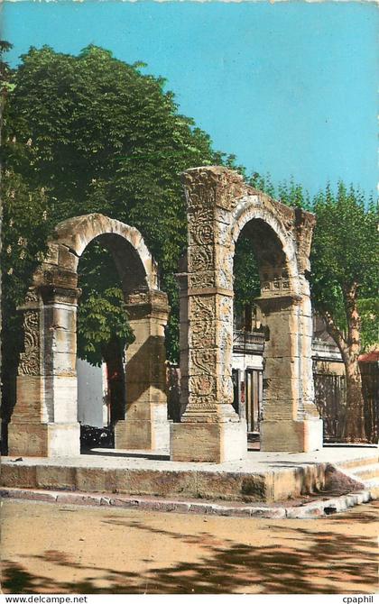 CPA 89-30 CAVAILLON (Arc de triompe Ie siecle)ruine romaine