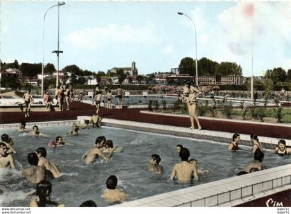Cerizay - la piscine