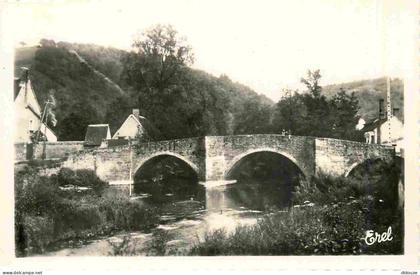 Carte Postale -23 - Chambon sur voueize - Vieux pont romain sur la voueize - Carte Dentelée - CPSM format CPA - Voir Sca
