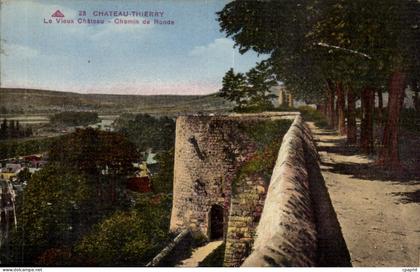 Chateau Thierry CPA le vieux chateau Chemin de ronde