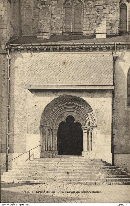 CPA Chateaudun Le Portail de Saint Valerien