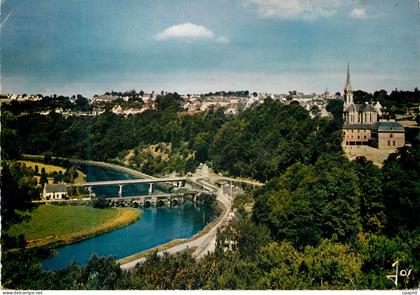 CPM Chateauneuf du Faou (Finistere) Vue Generale La Bretagne en Couleurs