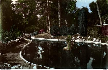 CPA Chateauneuf Charente Le Jardin Public