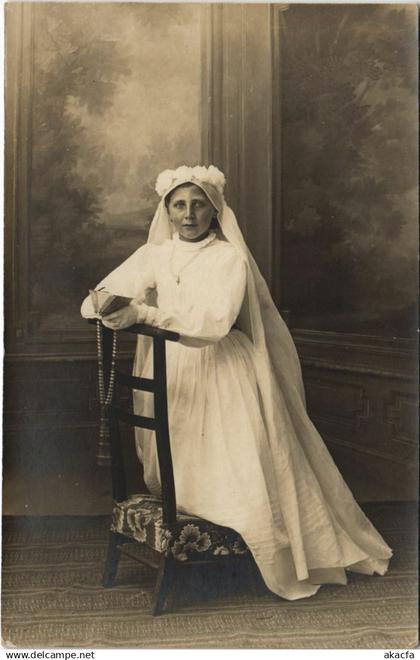 CPA carte photo CHAULNES jeune fille (19100)