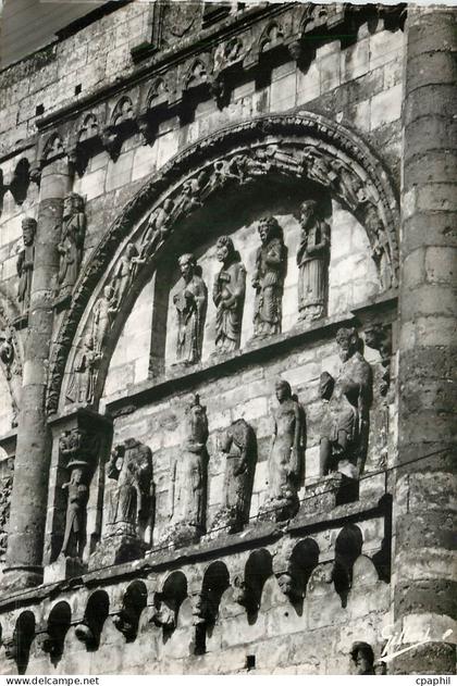 CPM Civray Vienne L'Eglise Details de la Facade