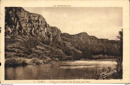 CPA Le Normandie Clecy l'Orne et le Chaine des Rochers des Parcs