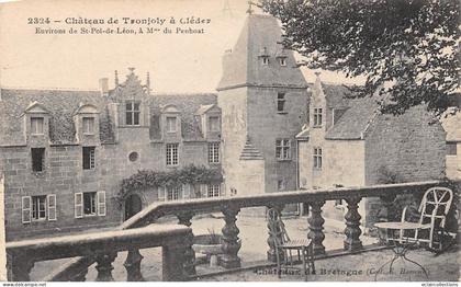 Cléder          29        Château de  Tronjoly      (voir scan)