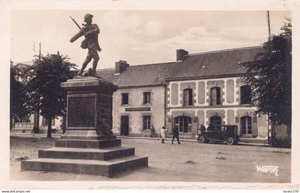 56/ CLEGUEREC / LE MONUMENT AUX MORTS
