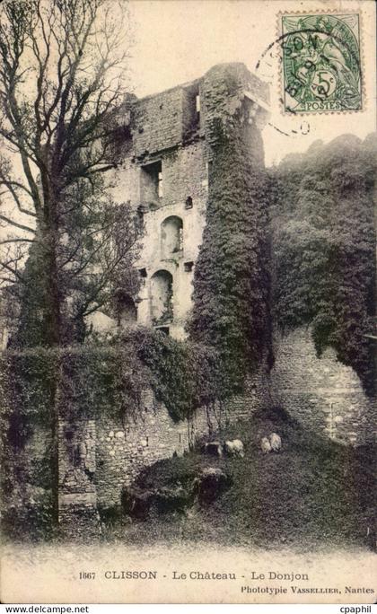 CPA Clisson Le chateau Le donjon