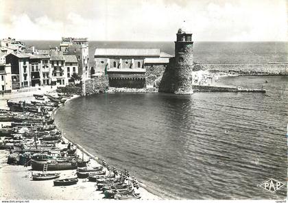 CPM Collioure La Rade et l'Eglise Bateaux