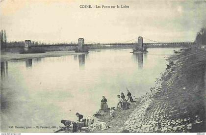 Carte Postale Ancienne - 58 - Cosne Cours sur Loire - Les ponts sur la Loire - Animée - Laveuses - Lavandières - CPA - V
