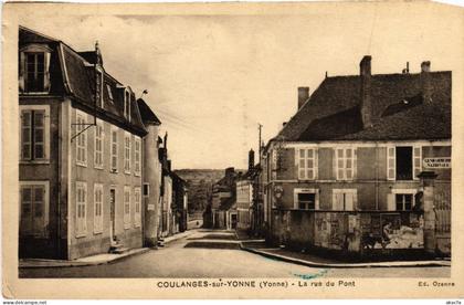 CPA Coulanges sur Yonne Rue du Pont (1478345)