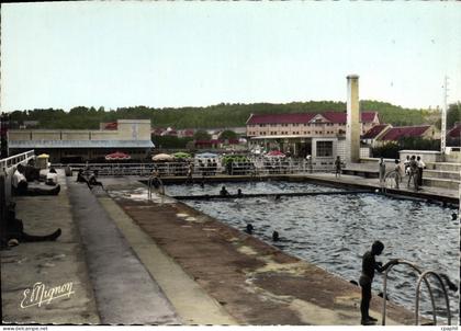 CPSM Coulommiers (S et M) La Piscine