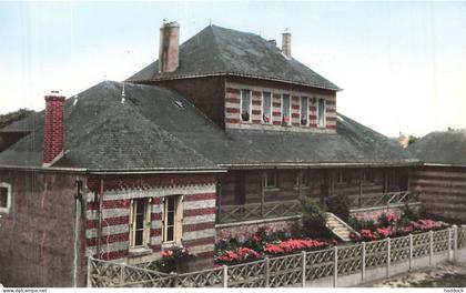 CRIQUETOT L'ESNEVAL : L'ECOLE DE GARCONS