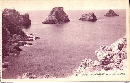 CPA Crozon Les tas de Pois