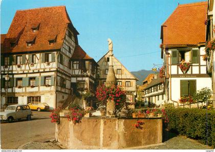 CPM Dambach La Ville Alsace La Fontaine de l Ours sur la Place du Marche