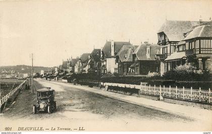 CPA Deauville La Plage Fleurie