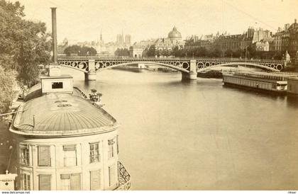 PARIS(1er ARRONDISSEMENT) PHOTO(BATEAU PENICHE)