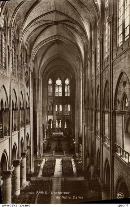 CPA Paris L Interieur de Notre Dame