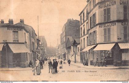 PARIS 19 eme - Rue BOURET ( animée , commerce Hotel )