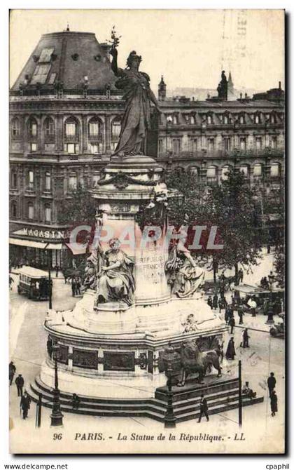 Paris CPa Statue de la Republique