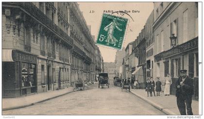 ( CPA PARIS 8 )  LA RUE DARU  /