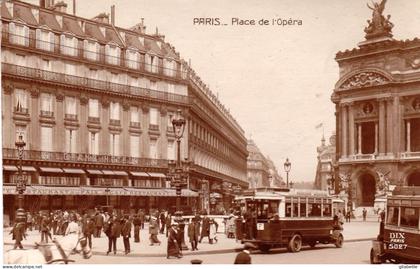 75 - PARIS 09 - place de l Opera - autobus