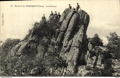 CPA Environs de Domfront Les Rochers