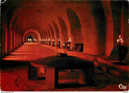 Carte Postale - 55 - Douaumont - intérieur de l'Ossuaire de Douaumont - Le Cloitre et les alvéoles des Tombeaux - Carte