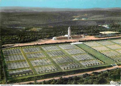 Carte Postale - 55 - Douaumont - L'Ossuaire de Douaumont - Le Cimetière National Militaire - Vue aérienne - Mention Phot