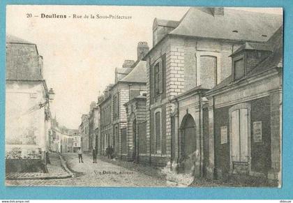 80 - Doullens - Rue de la Sous Préfecture - Animé - Carte Vierge