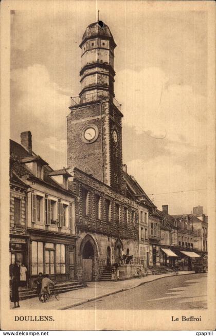 Doullens - Le Beffroi - CPA