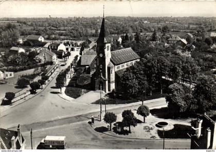 1 cpsm Dun le palestel - place de l'église