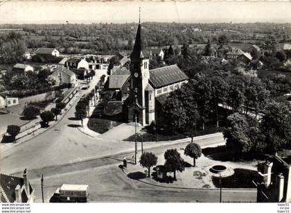 1 cpsm Dun le palestel - place de l'église