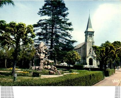 Dun le Palestel - l'église et le square