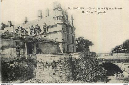 CPA Ecouen Chateau de la Legion d'Honneur Un cote de l'Esplanade