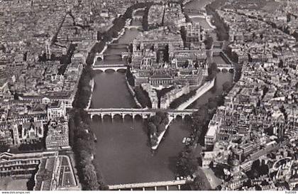 AK 189984 FRANCE - Paris - L'ile de la Cité et la cathédrale Notre-Dame
