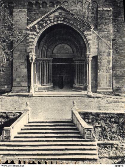 CPA Embrun Porche De La Cathedrale