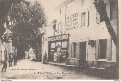 CPA-84-ENTRAIGUES-Rue centrale-Epicerie