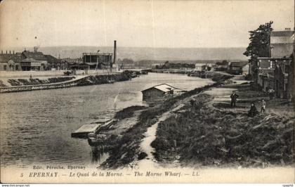 CPA Epernay Le quai de la Marne