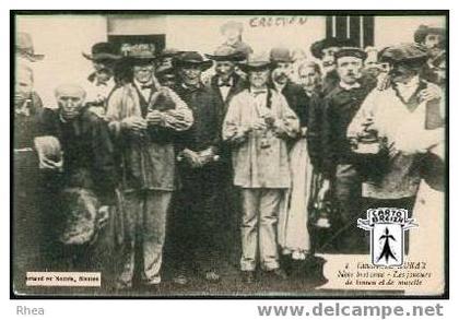 56 Erdeven - 2  Environs d'AURAY - Noces Bretonne - Les joueurs de biniou et de musette - cpa